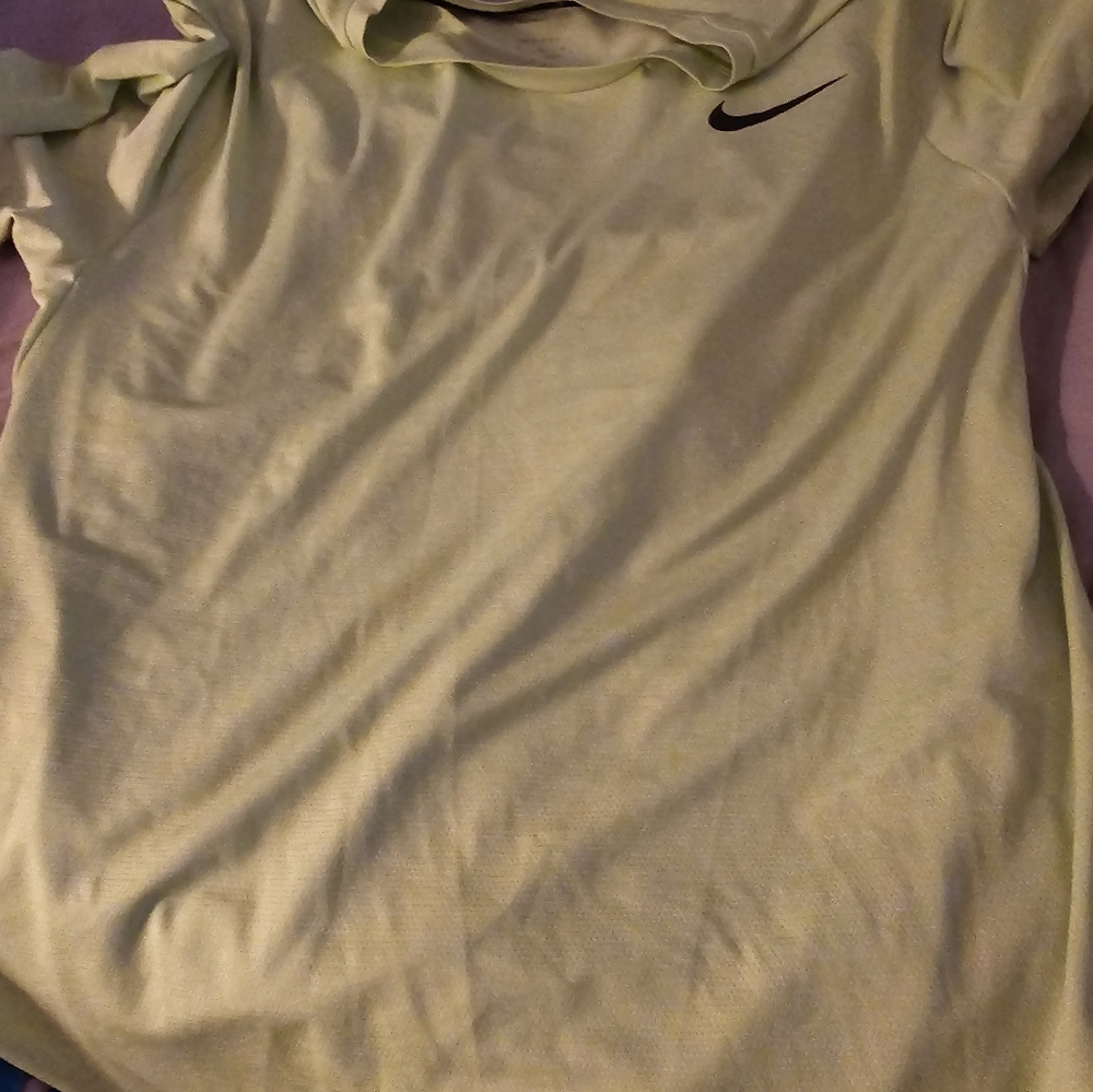 NIKE DRI FIT SHIRT